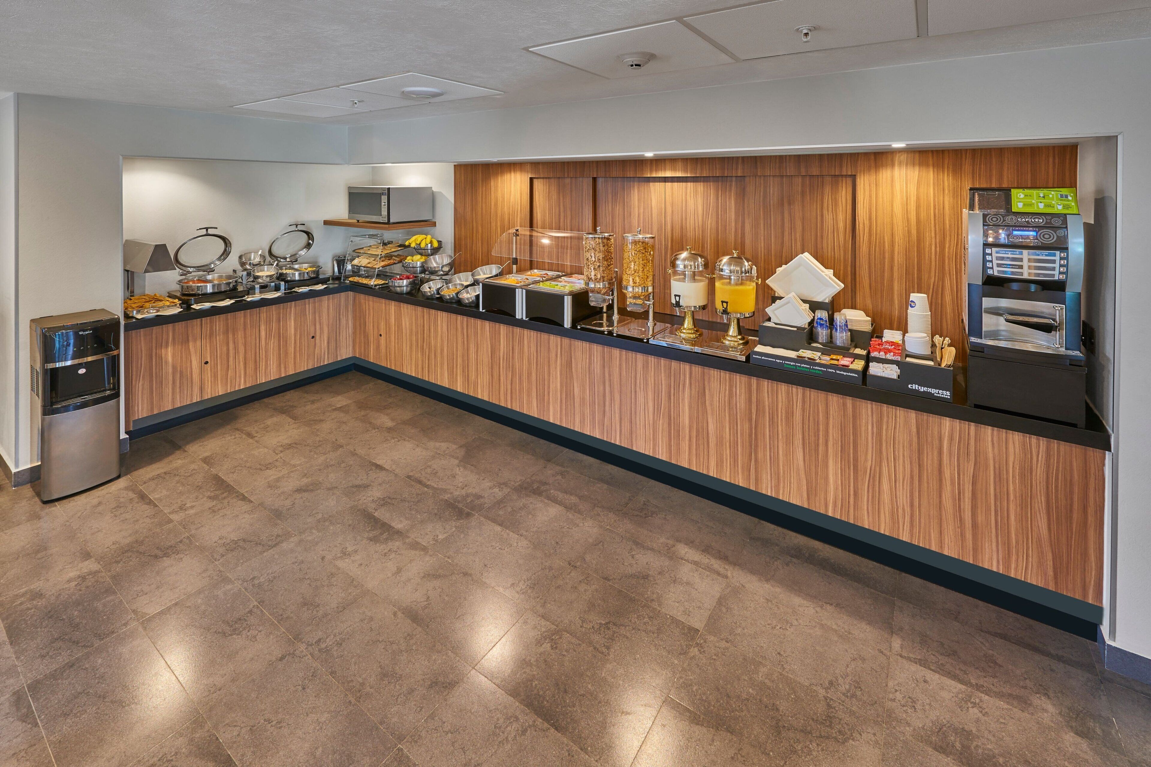 free daily continental breakfast