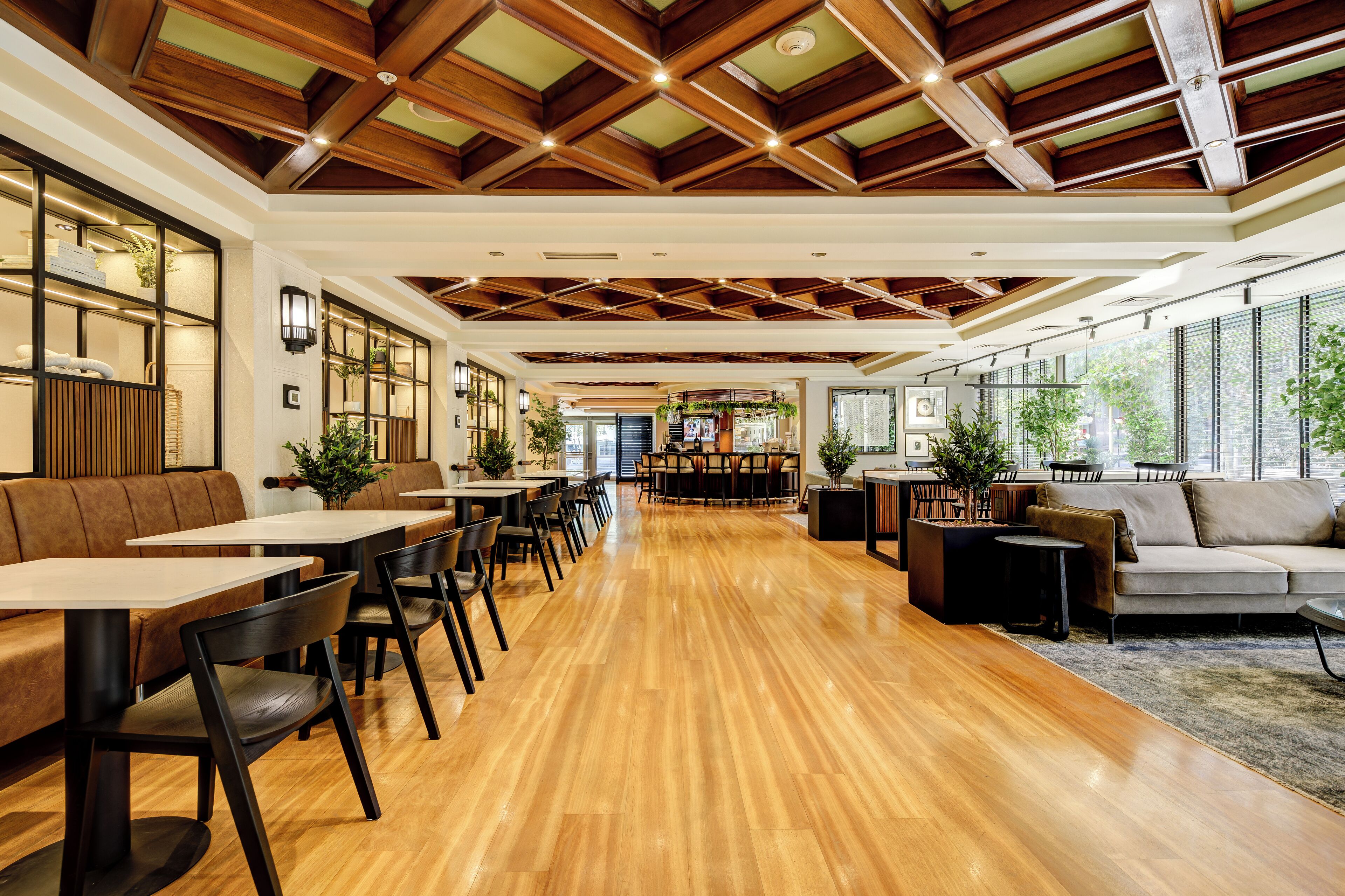 2 restaurants, breakfast, lunch, dinner served; international cuisine