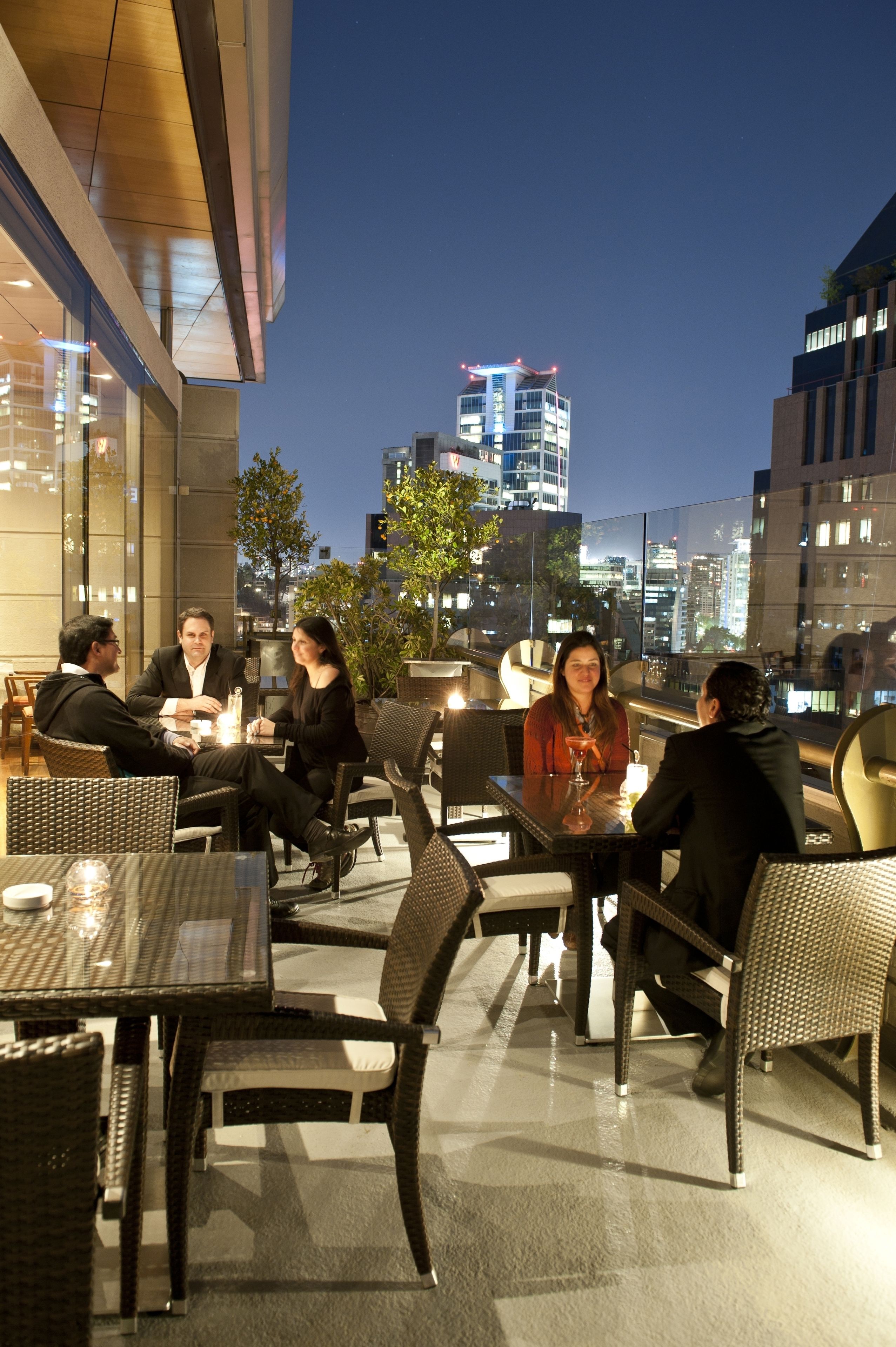 2 restaurants, breakfast, lunch, dinner served; international cuisine