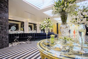 Lobby sitting area - Hotel Marinela Sofia (Sofia)