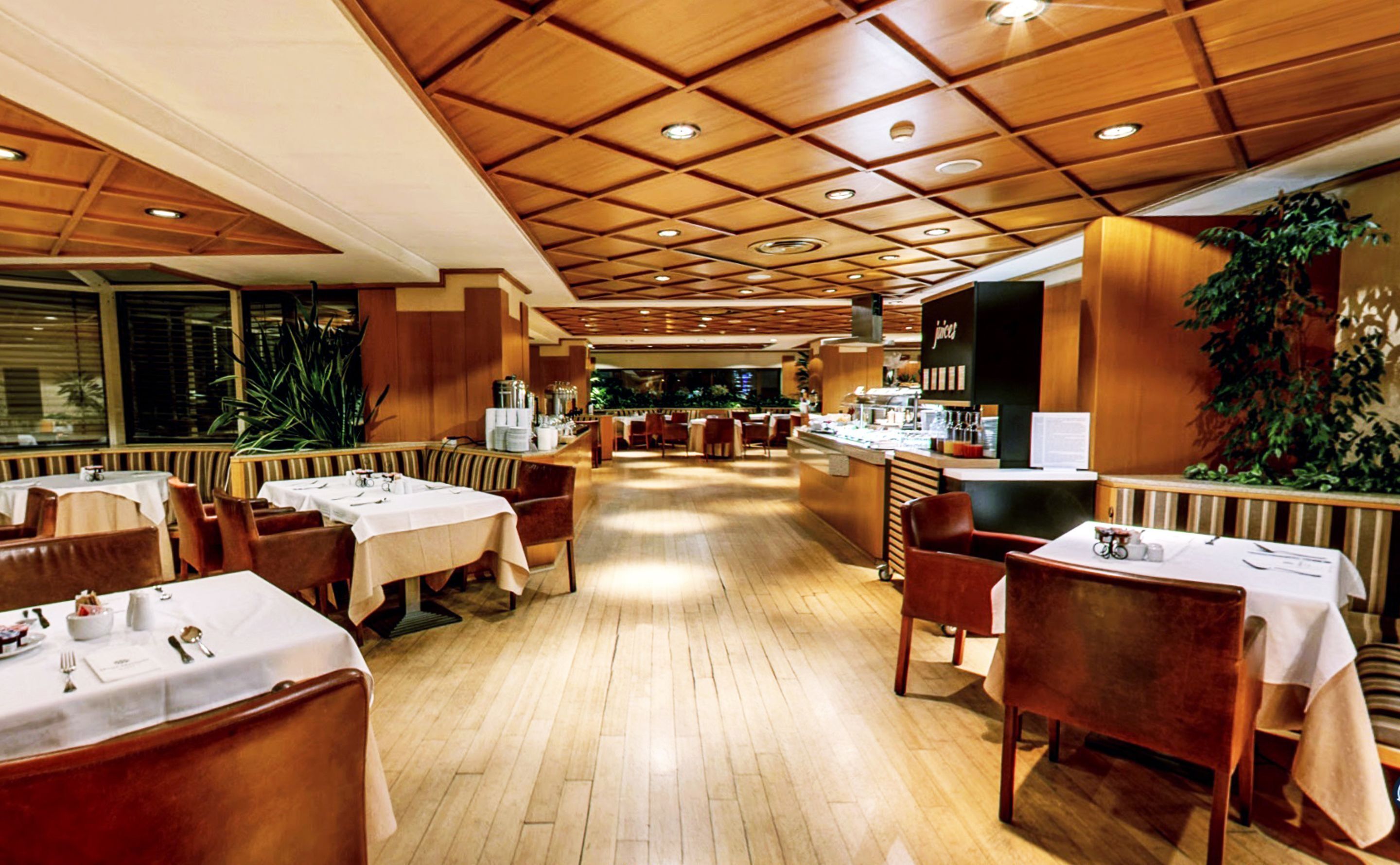 Daily buffet breakfast (EUR 20.45 per person)