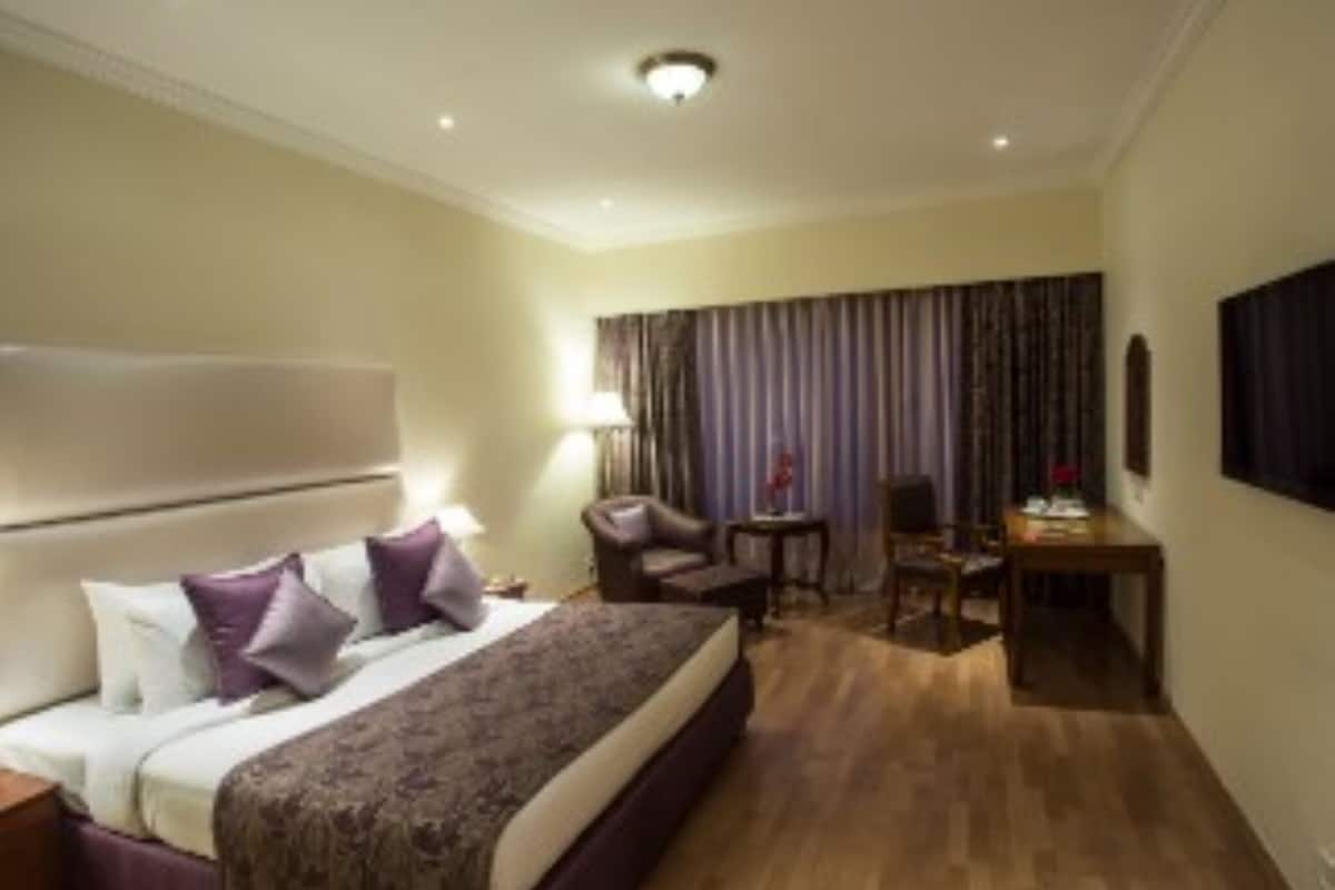 1 kamar tidur, seprai premium, busa memori, dan brankas