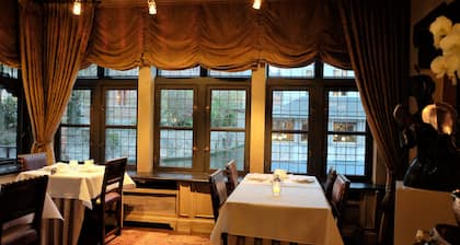 Hotel Relais Bourgondisch Cruyce - A Luxe Worldwide Hotel