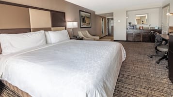 Standard Room, 1 King Bed, Jetted Tub | Premium bedding, pillowtop beds, desk, soundproofing