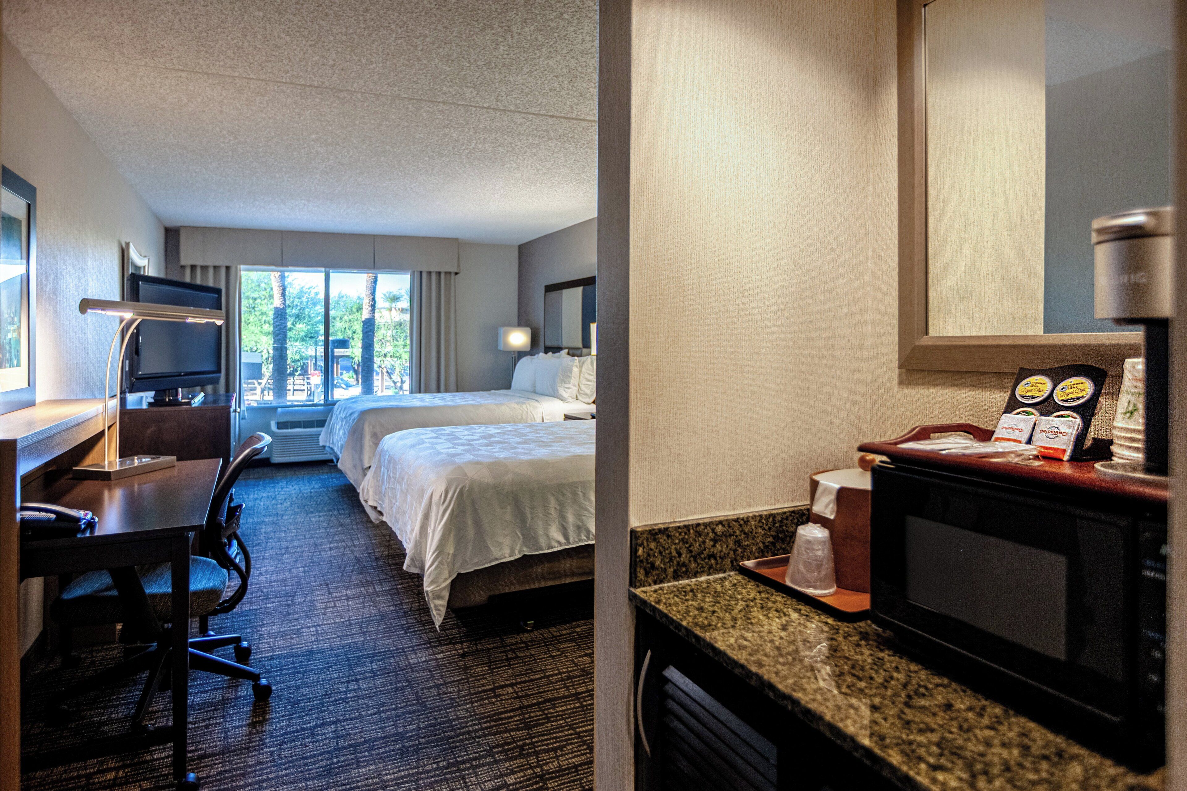 Standard-huone, 2 keskisuurta parisänkyä, esteetön (Mobility) | Ylelliset vuodevaatteet, pillowtop-patjalliset sängyt