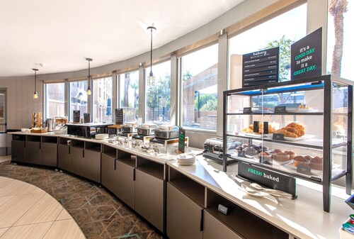 Holiday Inn & Suites Scottsdale North - Airpark by IHG