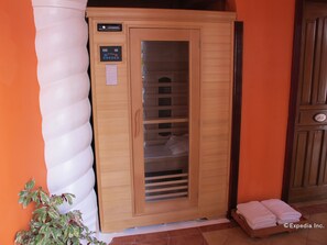 Property entrance - Marco Vincent Dive Resort (Puerto Galera)