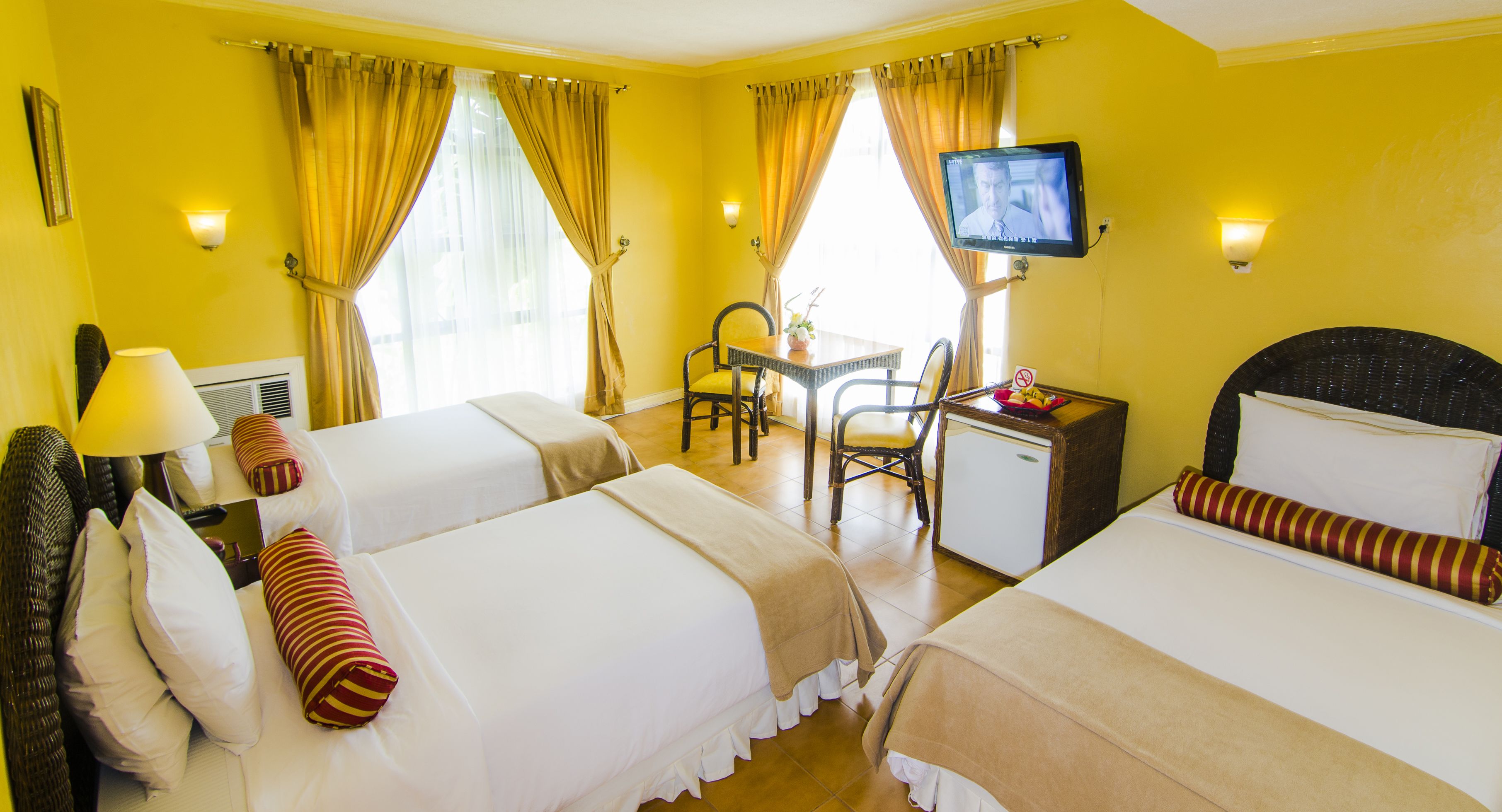 family room | 1 bedroom, in-room safe, desk, rollaway beds