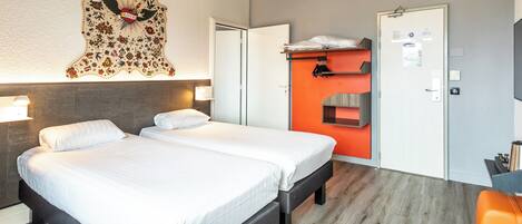 Ropa de cama de alta calidad, escritorio y sistema de insonorización