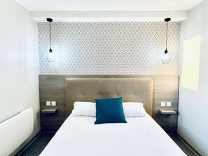 Schreibtisch, kostenloses WLAN, Bettwäsche