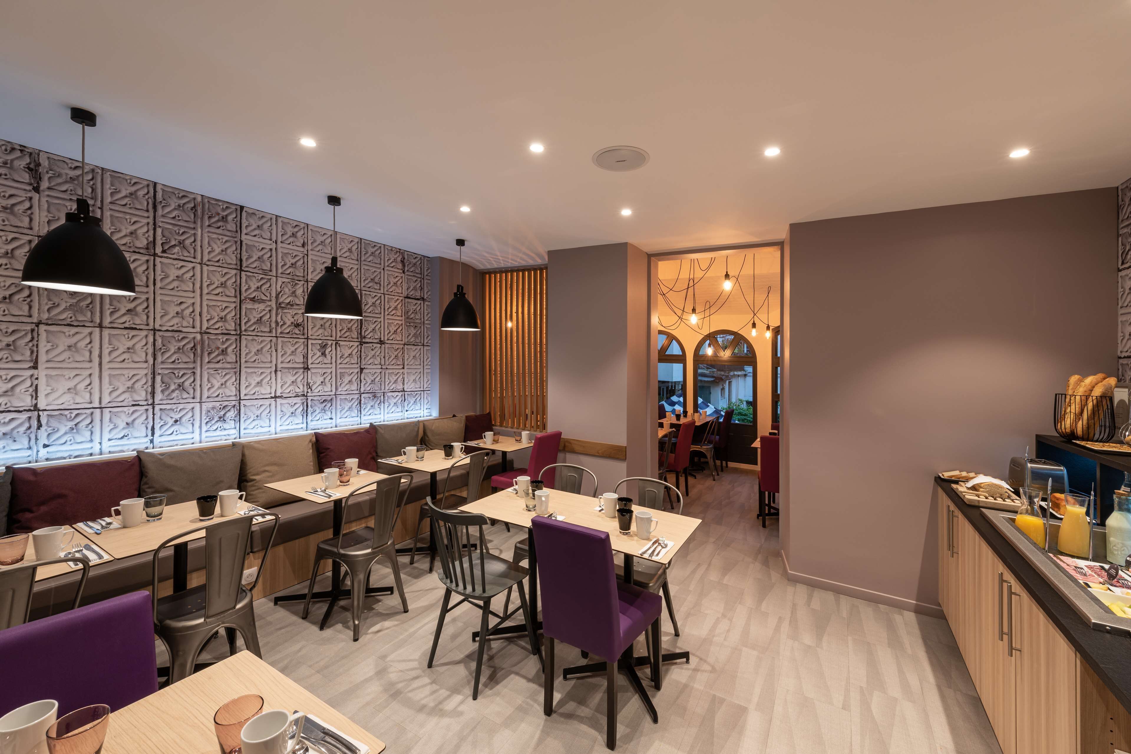 Colazione a buffet, servita tutte le mattine (14.9 EUR a persona) 