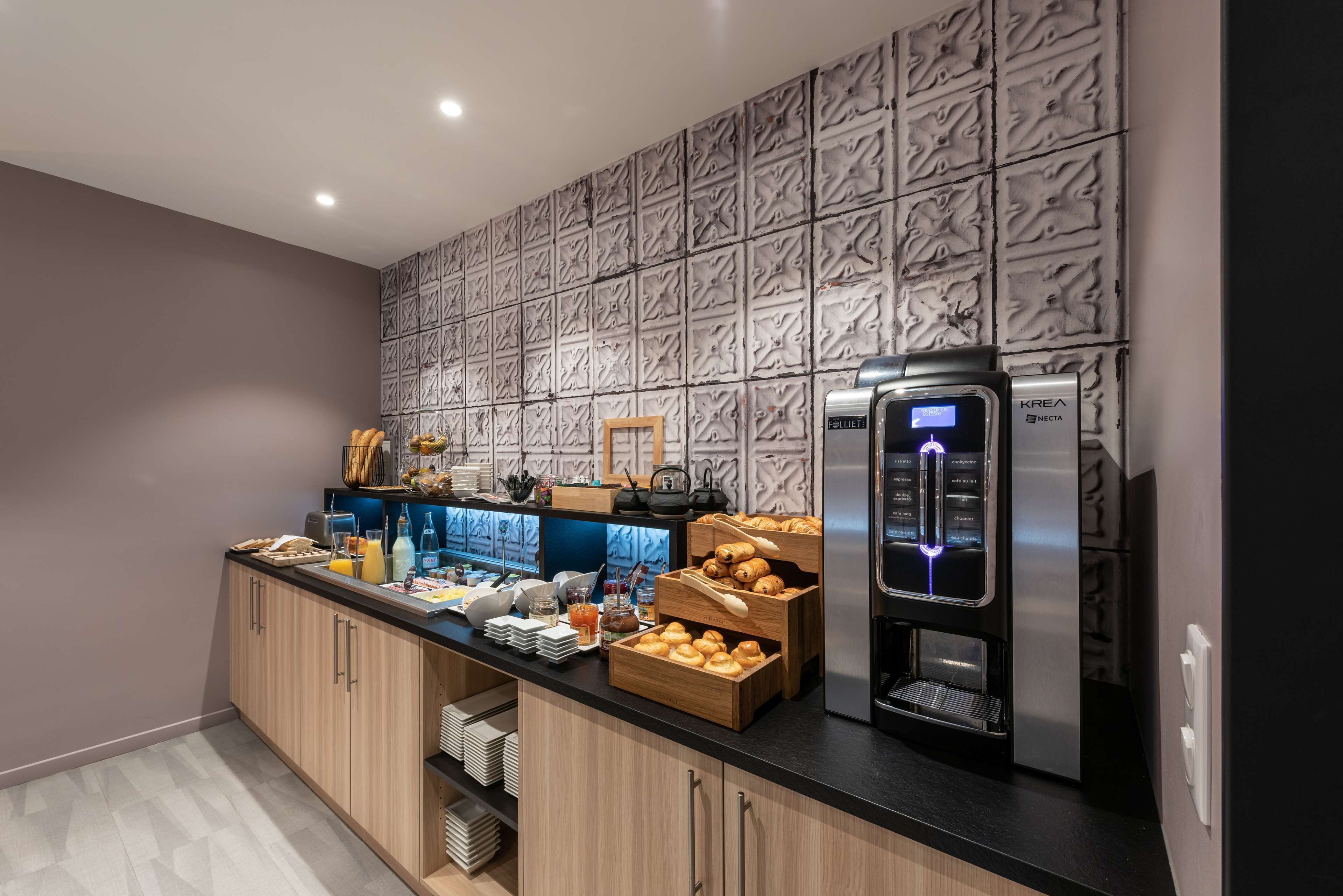 daily buffet breakfast (eur 14.9 per person)