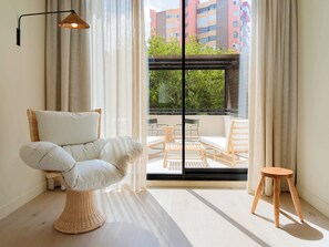 Standard Room, 1 Queen Bed, Terrace (XL) | Hypo-allergenic bedding, down comforters, memory foam beds, minibar