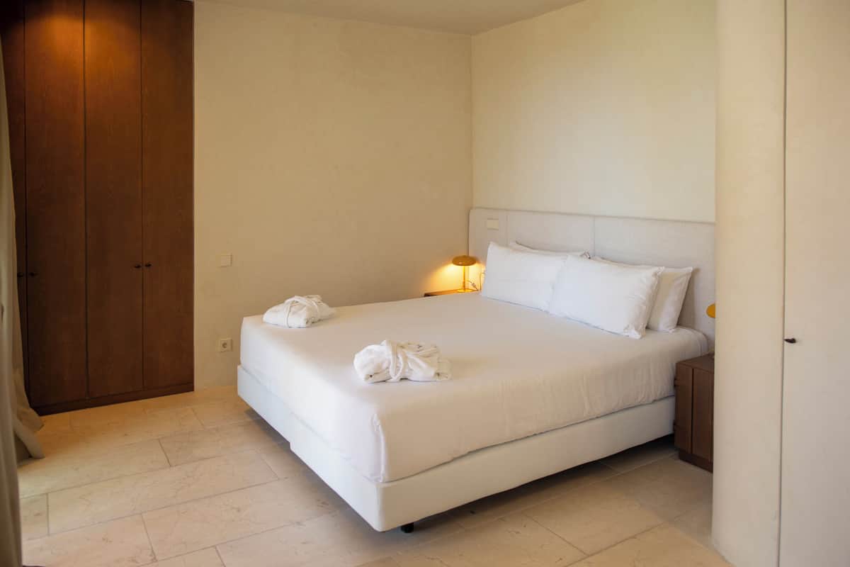 Suite, Terrace, Sea View | Hypo-allergenic bedding, down duvets, memory-foam beds, minibar