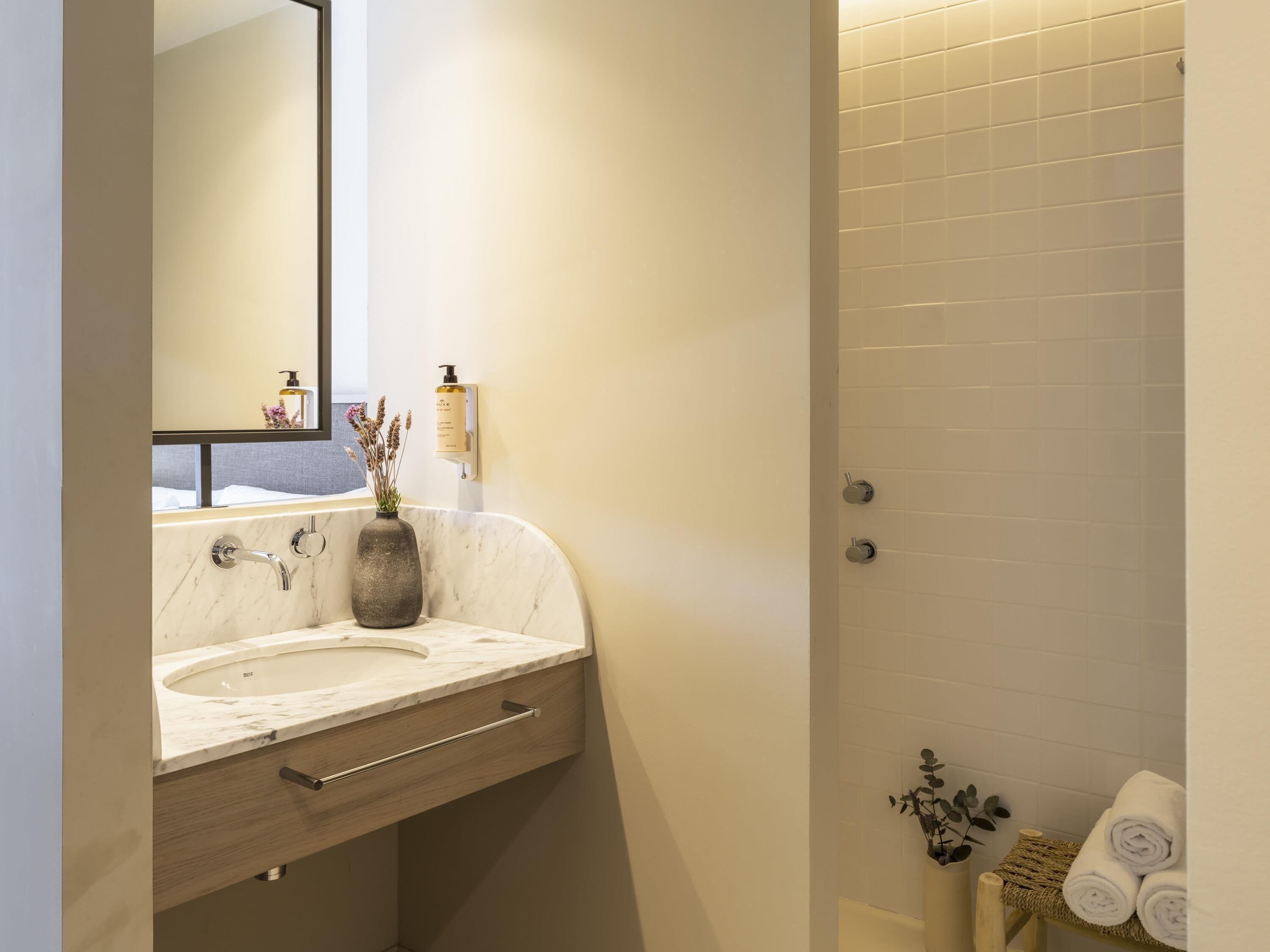 Allergikerbettwaren, Daunenbettdecken, Betten mit Memory-Foam-Matratzen