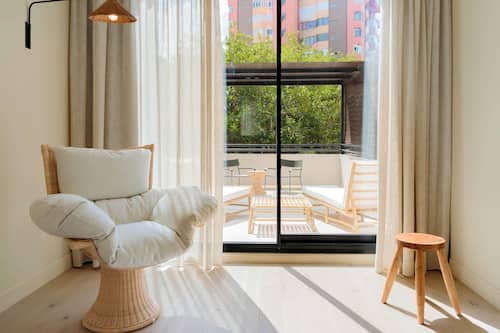 Habitación estándar, 1 cama de matrimonio, terraza (XL) | Ropa de cama hipoalergénica y edredones de plumas