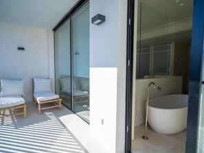 Duplex, 1 King Bed, Terrace | Hypo-allergenic bedding, down comforters, memory foam beds, minibar