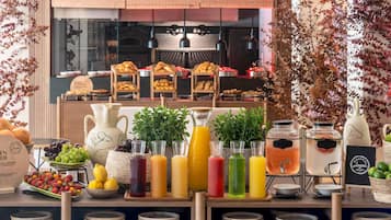 Engelsk frokost hver dag (EUR 15 per person)