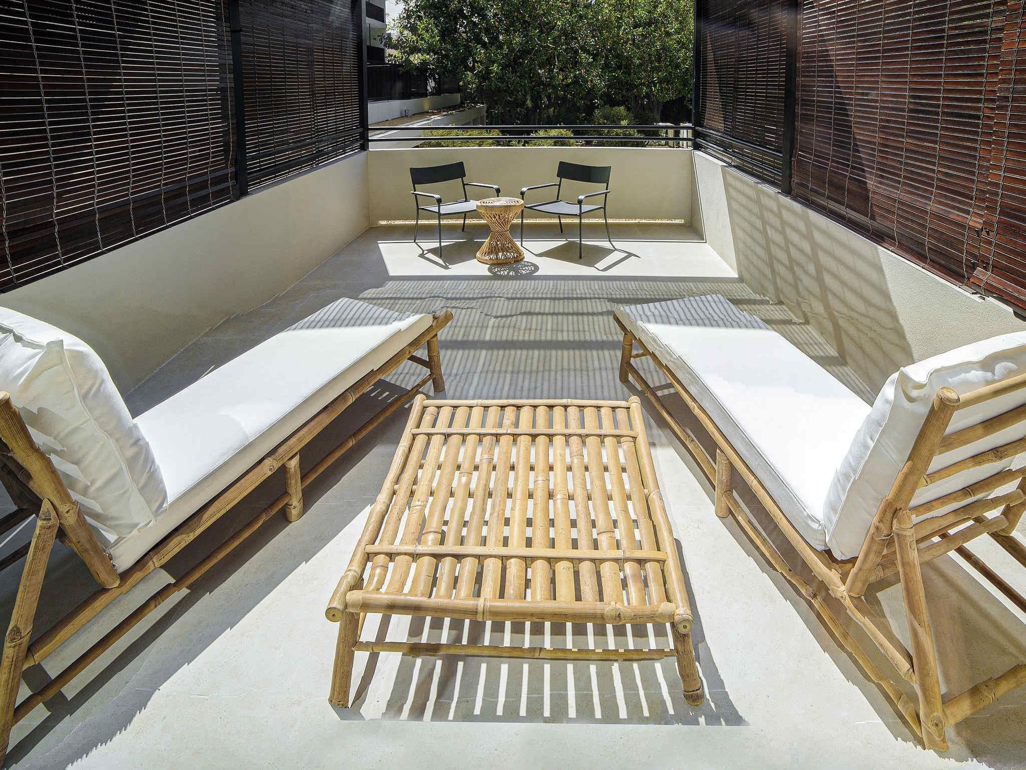 스탠다드룸, 퀸사이즈침대 1개, 테라스 (XL) | 저자극성 침구, 오리/거위털 이불, 메모리폼 침대, 미니바