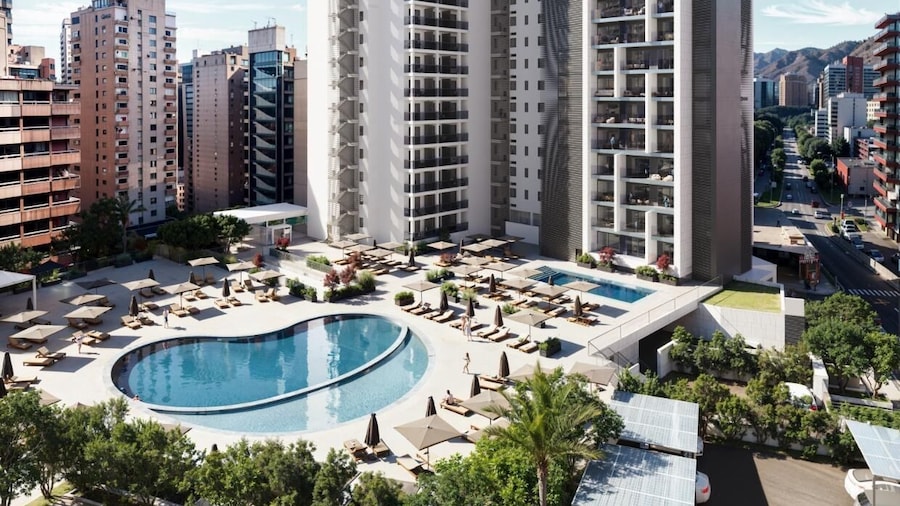 本尼多姆港酒店及水疗中心 – 4****高级