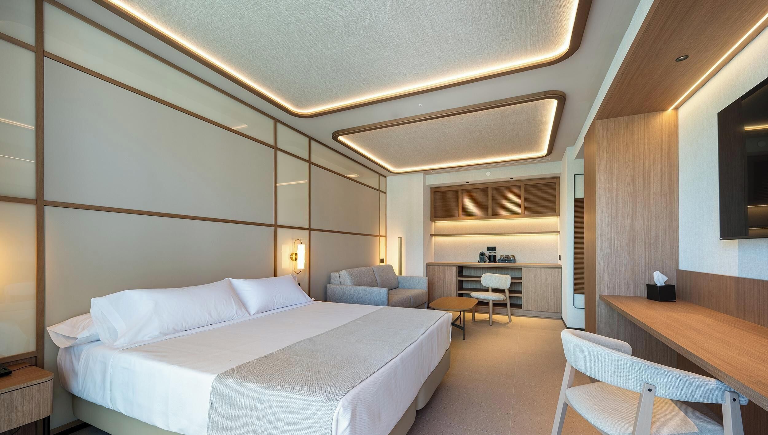 Cobrellits, minibar, cortines opaques i habitacions insonoritzades 