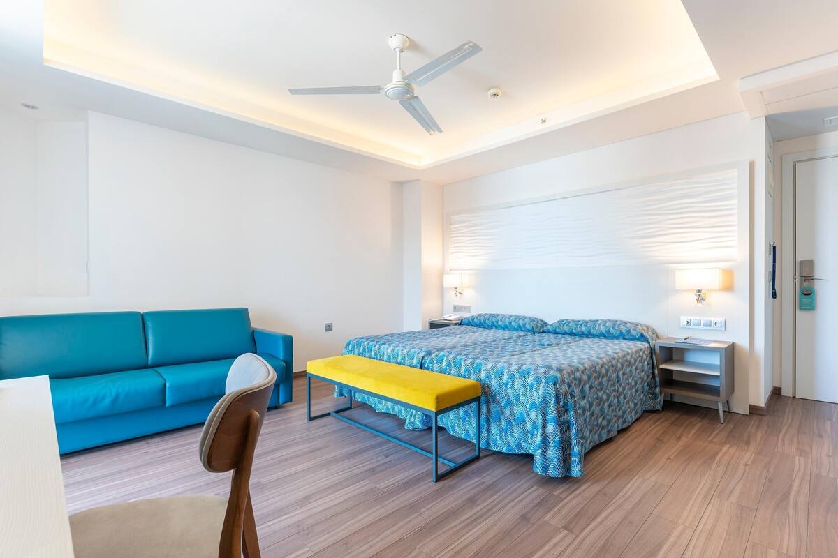 1 bedroom, minibar, blackout drapes, soundproofing