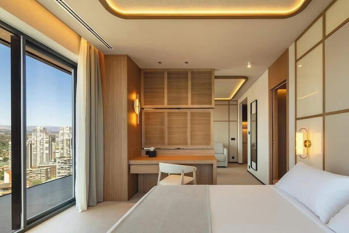 羽絨被、迷你吧、遮光布/窗簾、隔音