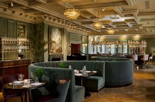 2 restaurantes; se sirven almuerzos 