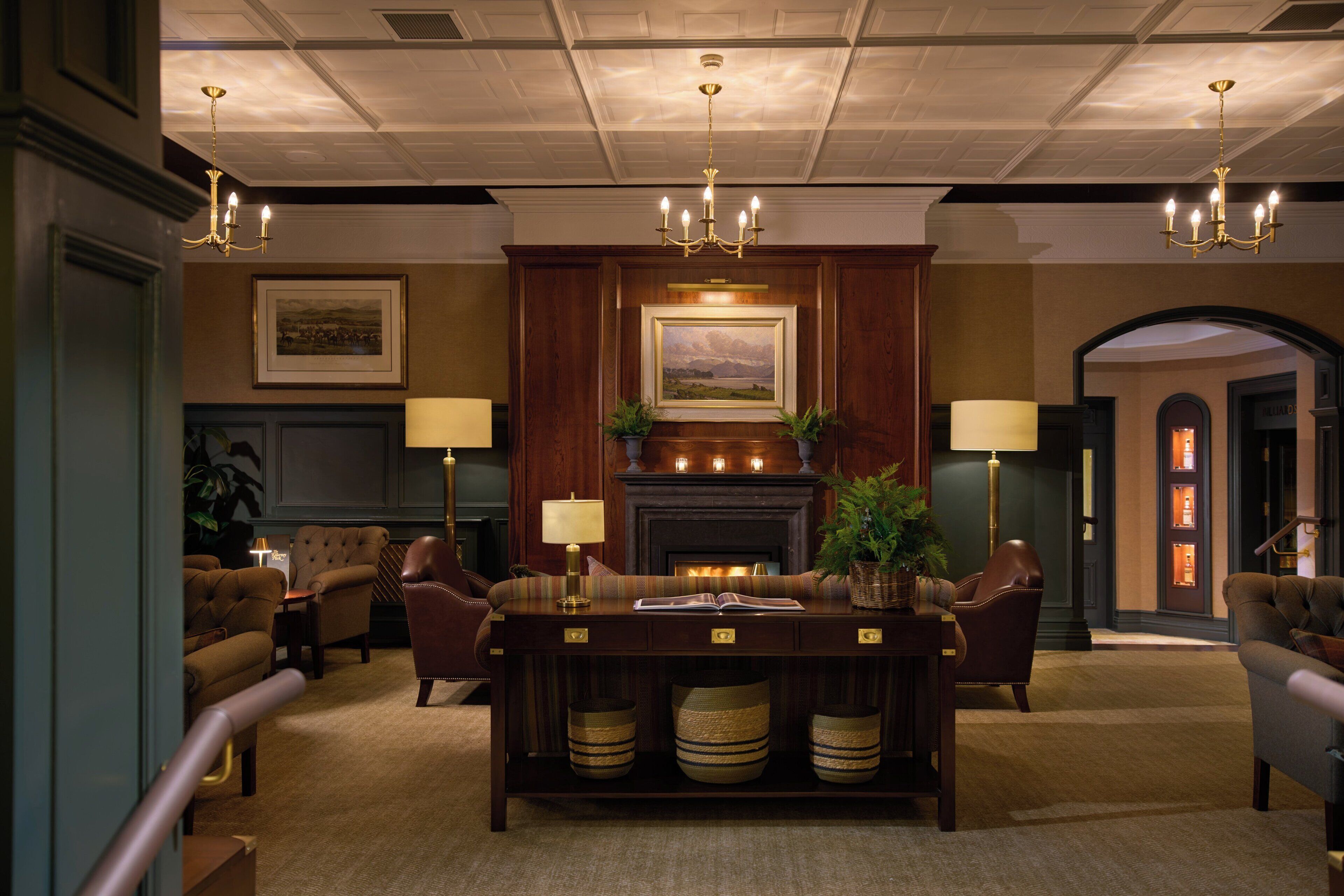 garden views, serves lunch and dinner