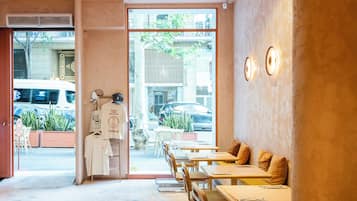 Daily cooked-to-order breakfast (EUR 17 per person)