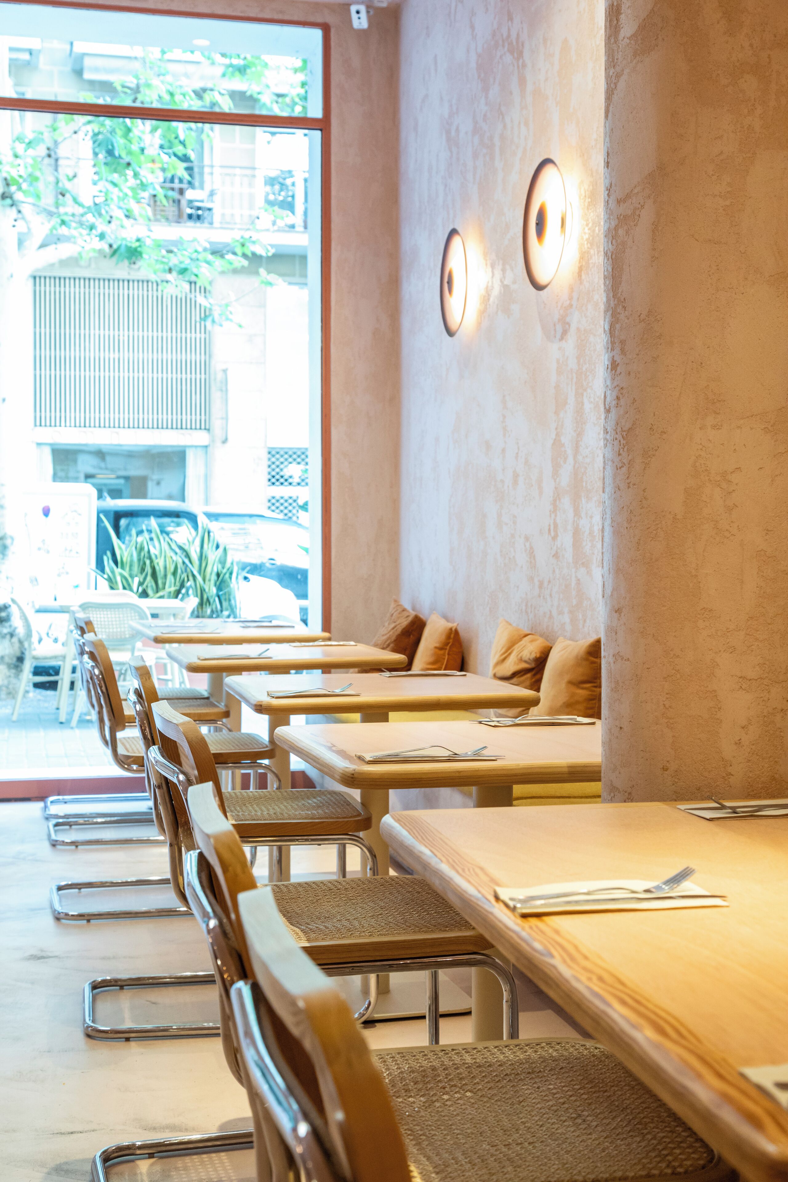 daily cooked-to-order breakfast (eur 17 per person)