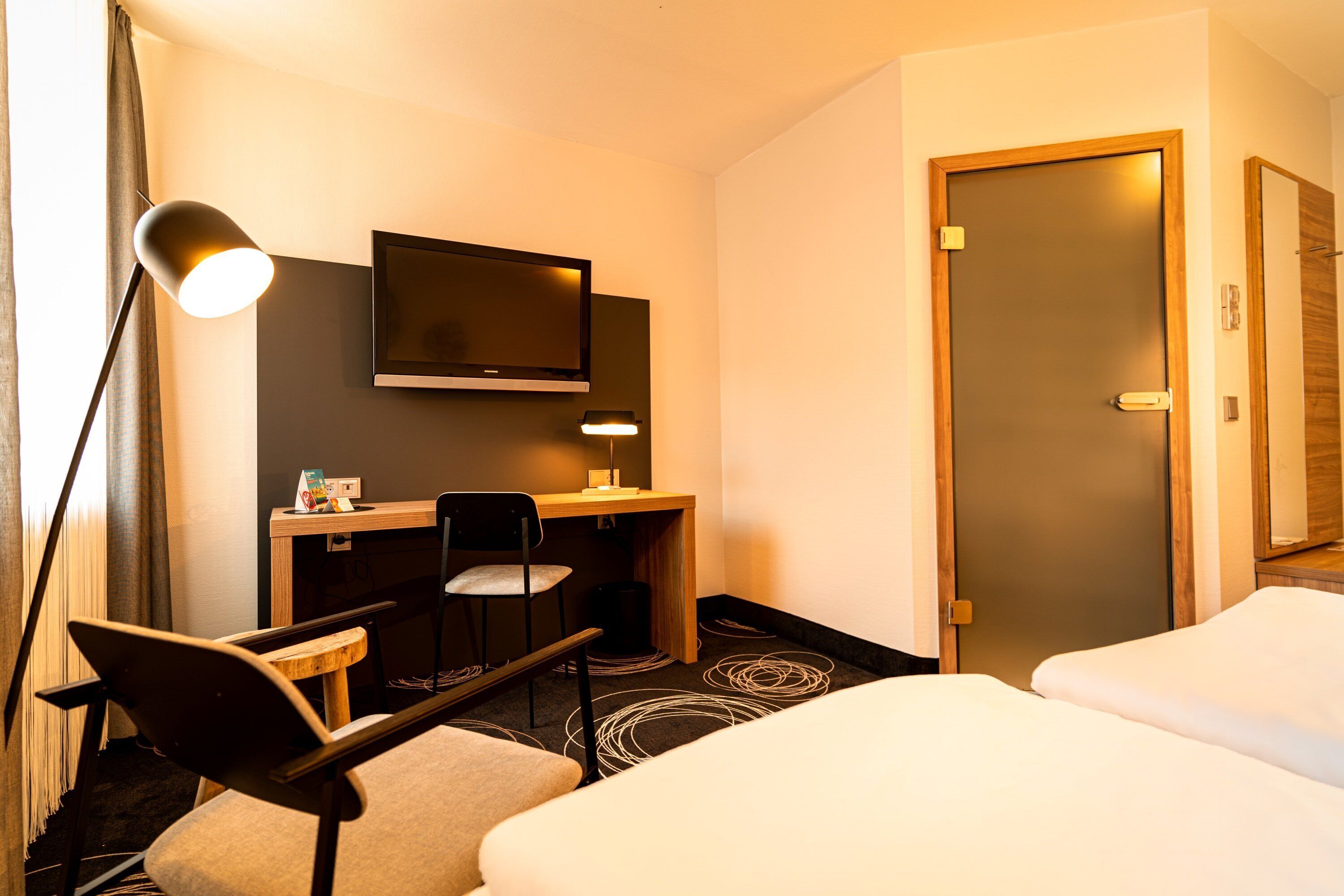 standard double room | television