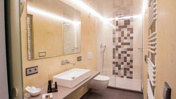 Shower, free toiletries, hair dryer, towels