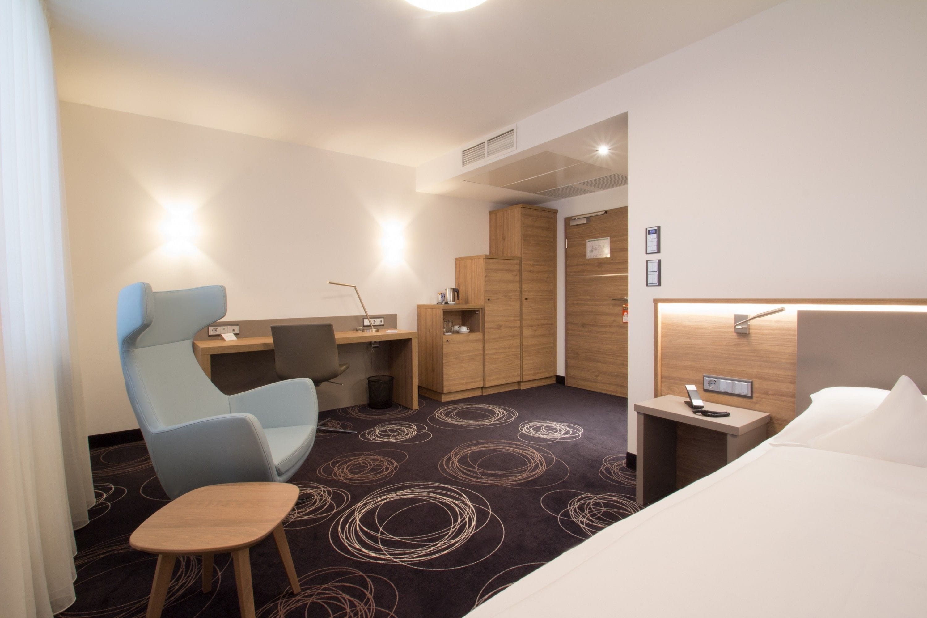 premium bedding, minibar, in-room safe, desk