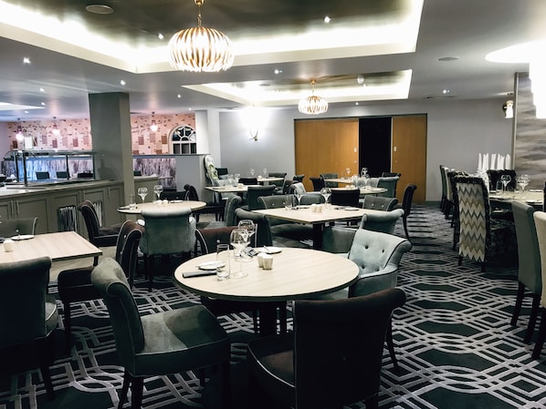 Daily full breakfast (GBP 14.95 per person)