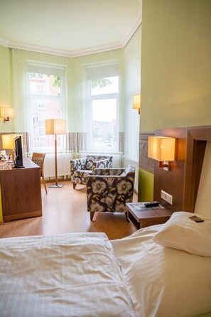 Minibar, alarm clocks