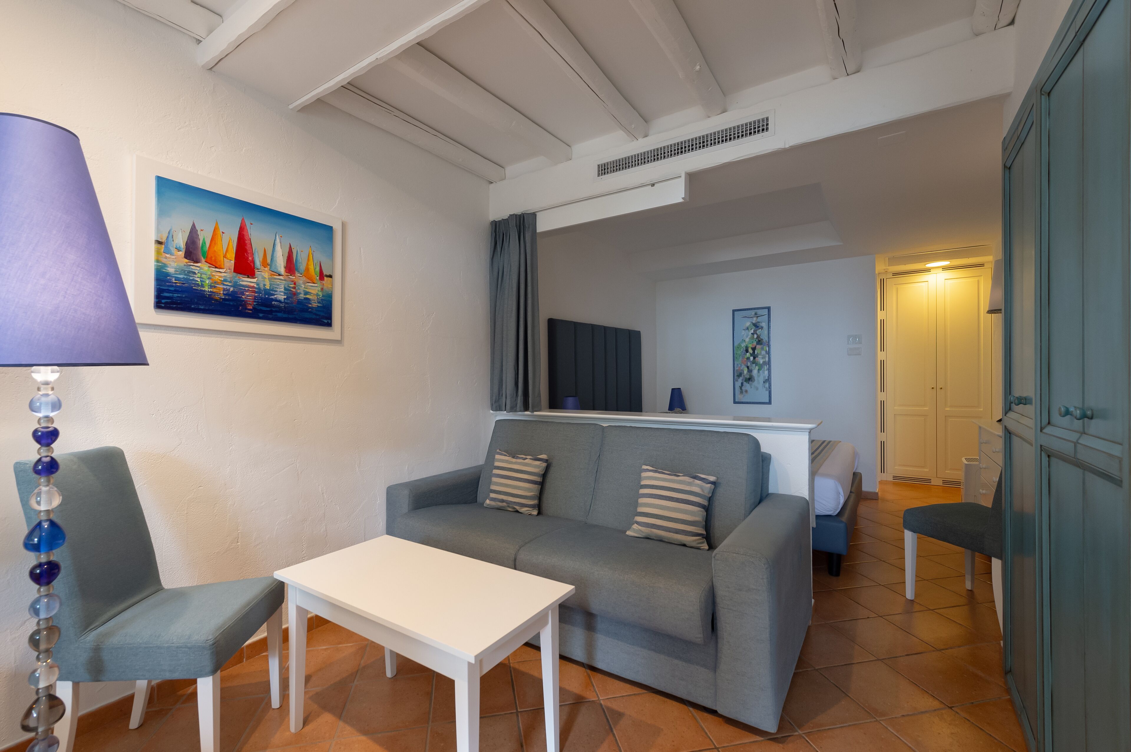 basic triple room | 1 bedroom, minibar, in-room safe, desk