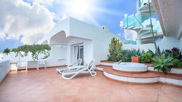 Chambre Deluxe, vue mer | Terrasse/Patio