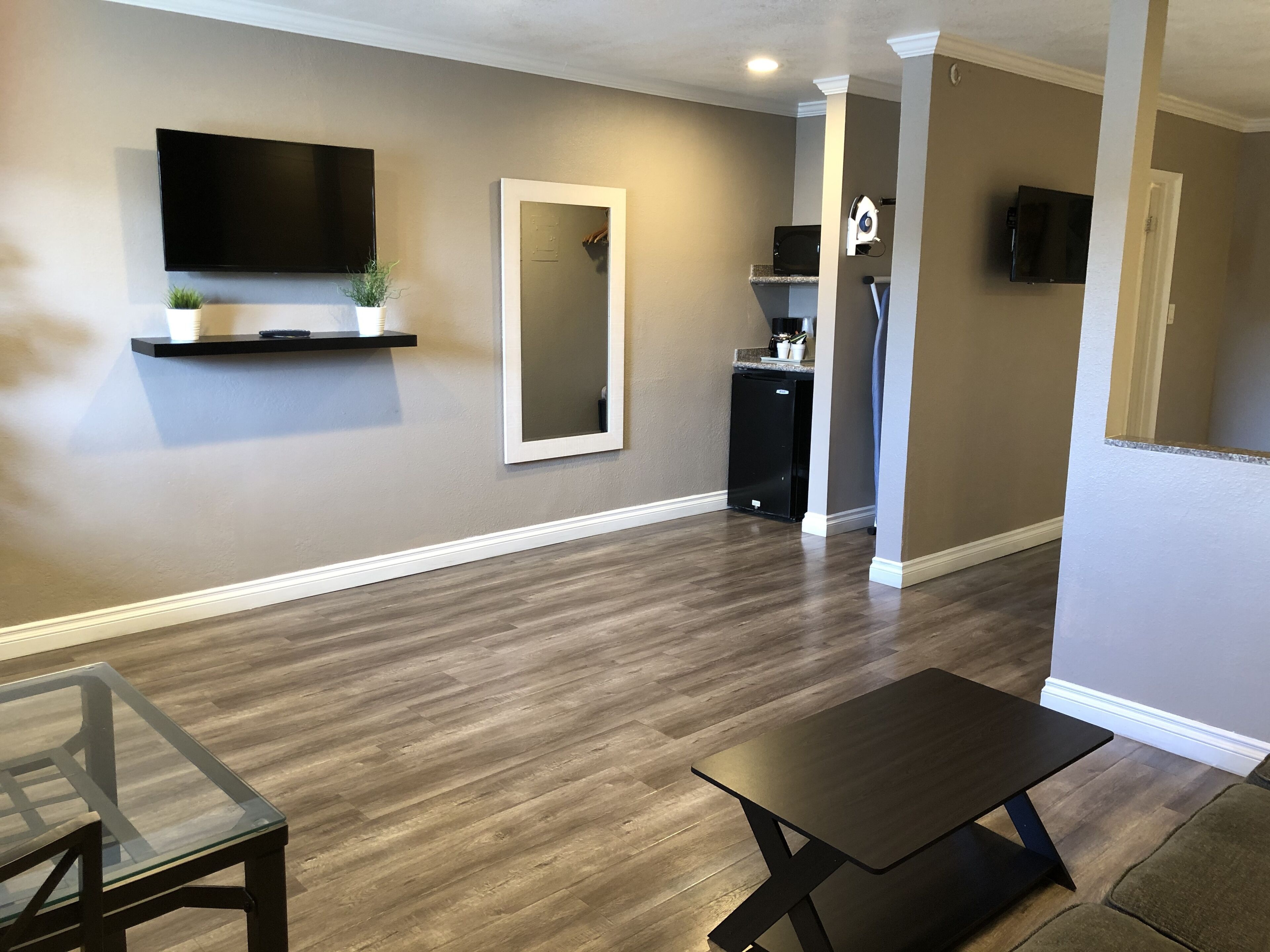 Photo - Anaheim Executive Inn & Suites