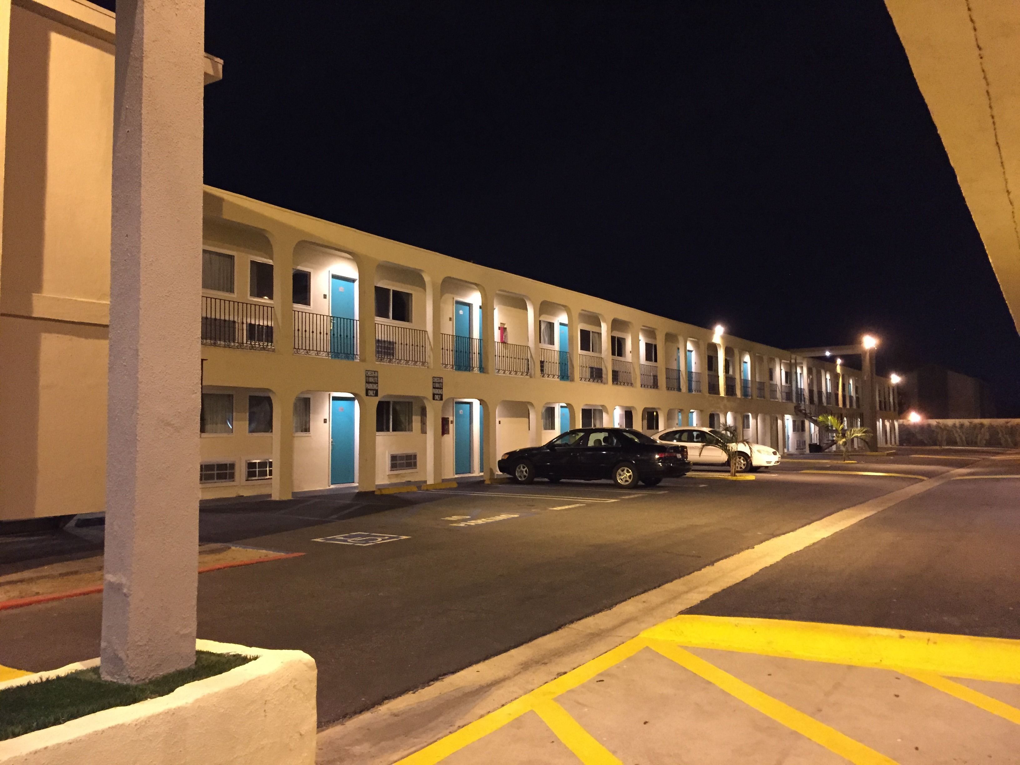 Photo - Anaheim Executive Inn & Suites