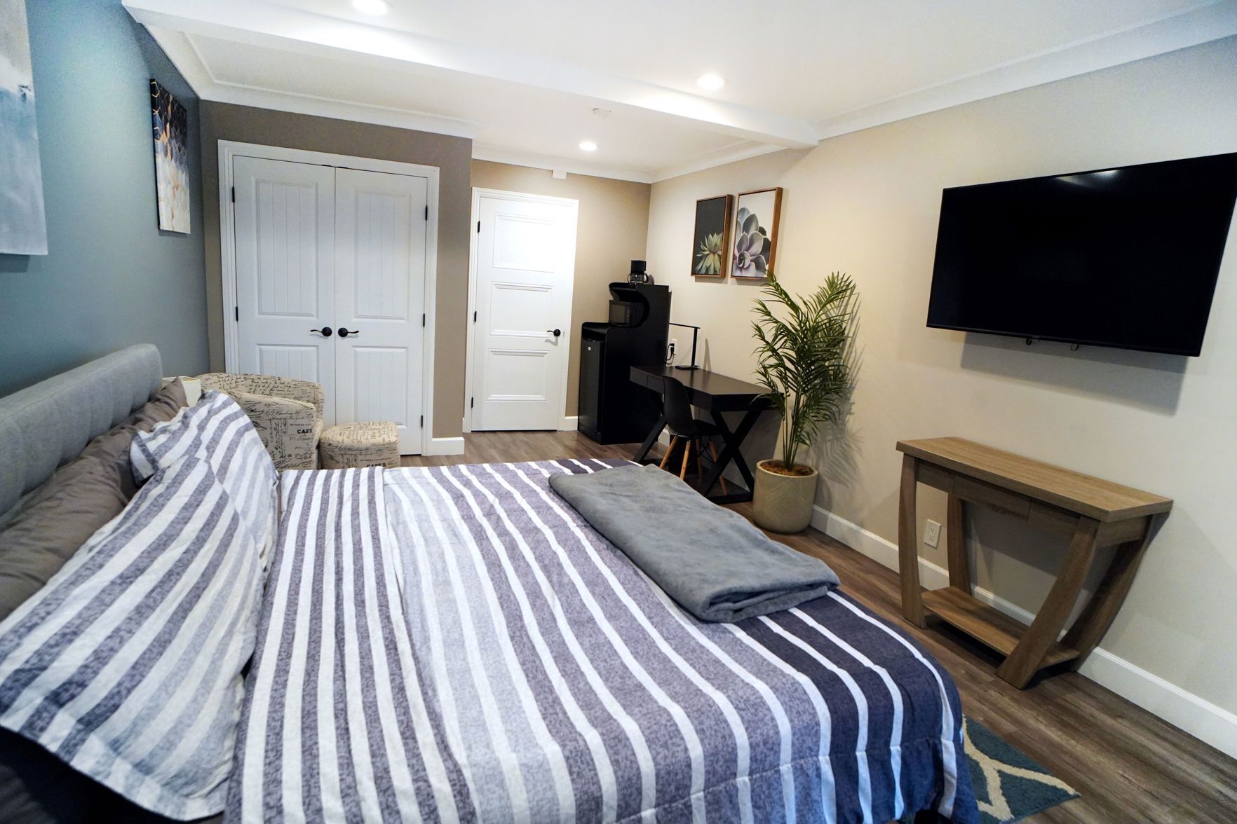 Blackout drapes, iron/ironing board, free WiFi, bed sheets