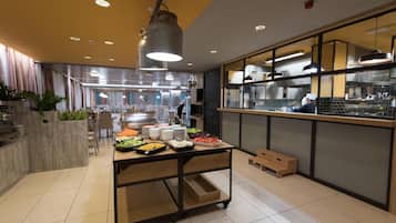 Breakfast, lunch, dinner served; Italian cuisine
