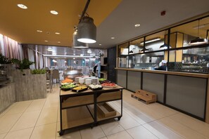 Aamiainen, lounas ja illallinen; italialainen keittiö