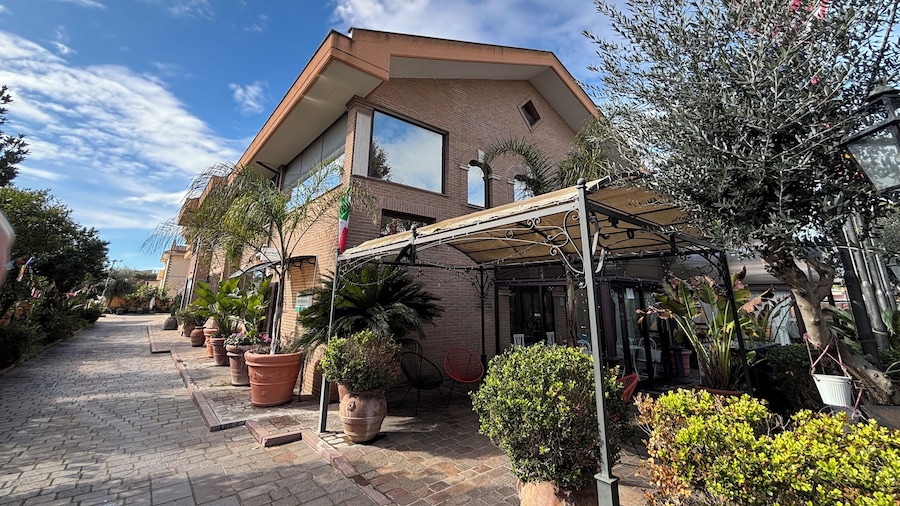 Euro House Inn Airport