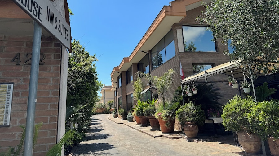 Euro House Inn Airport