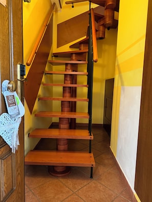 Appartement de base, 1 chambre, non-fumeur, cuisinette (Attic) | 1 chambre, draps en coton égyptien, literie de qualité, couette en duvet