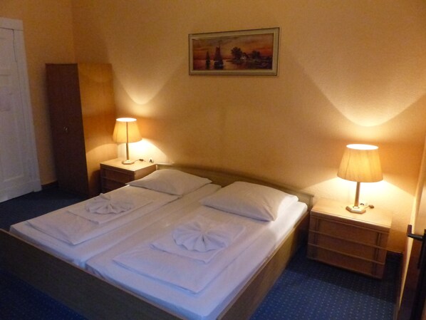 Chambre Double, salle de bains privée