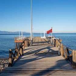 Spiaggia privata, cabine (a pagamento), lettini da mare, ombrelloni