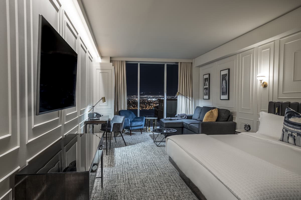 Room Citadine with King bed and Sofa bed