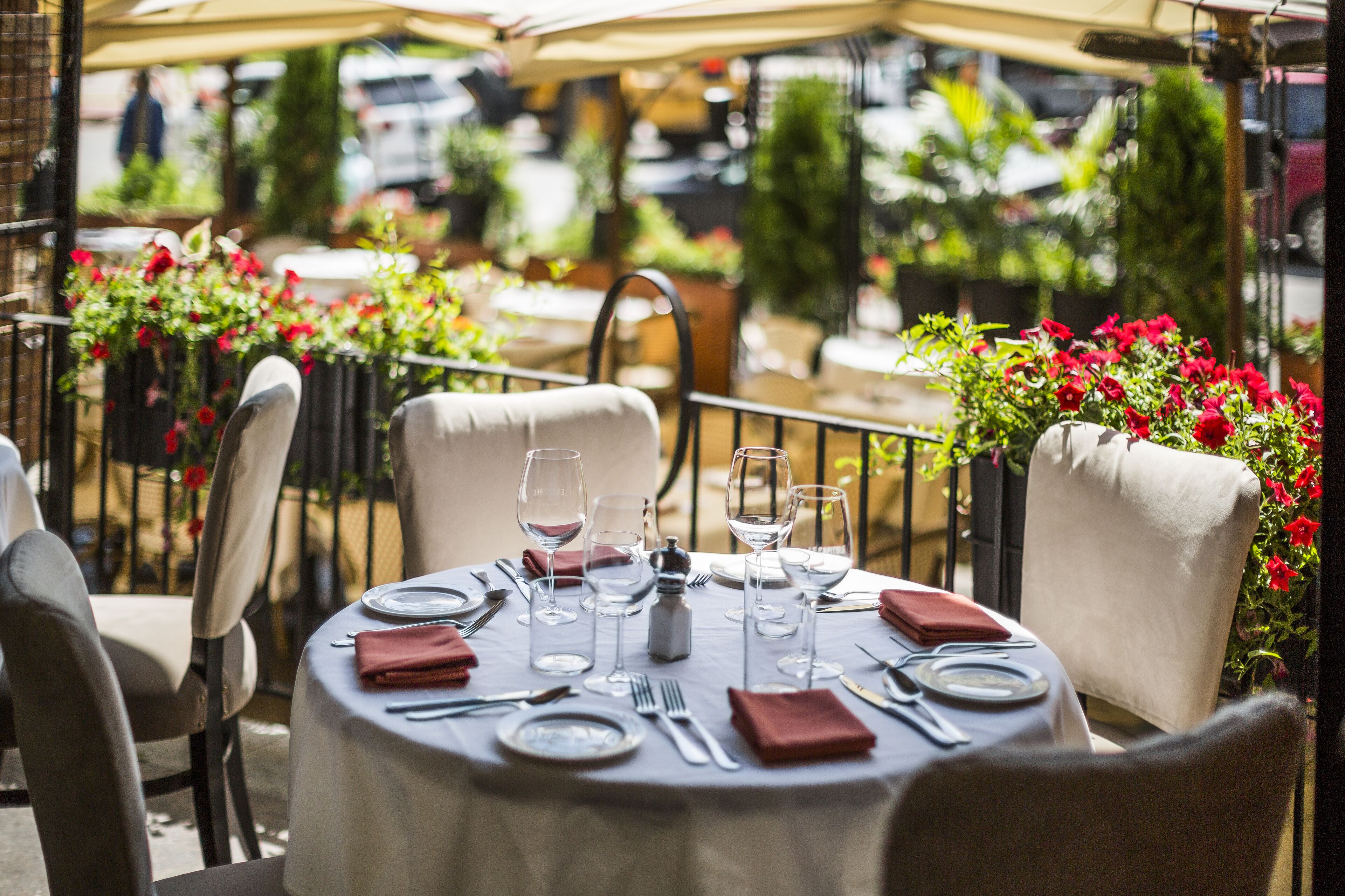 breakfast, lunch, dinner served; italian cuisine